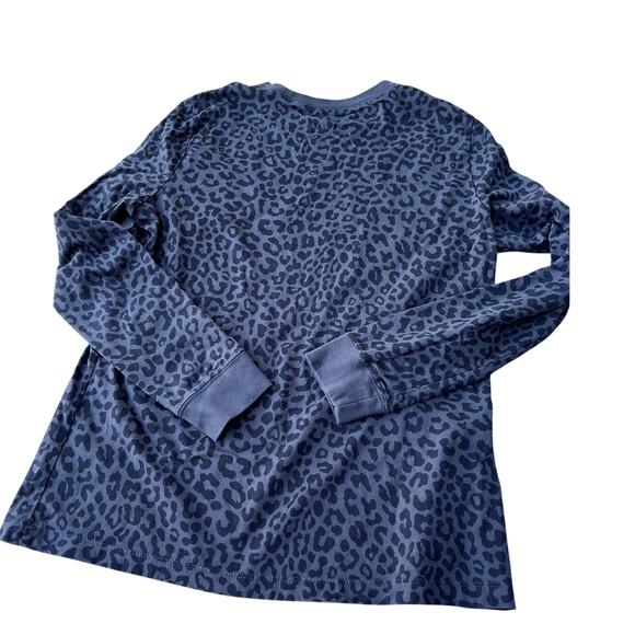 Nike long sleeve crewneck animal print T-shirt, women's M - Picture 5 of 5